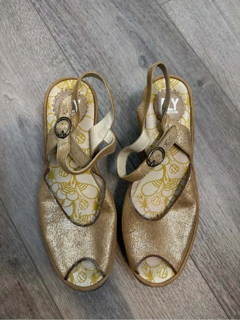 FLY LONDON Leather Yora Wedge Sandals in Metallic Gold Sz US 39